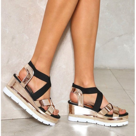 Gold Metallic Platform sandals - Picture 1 of 3